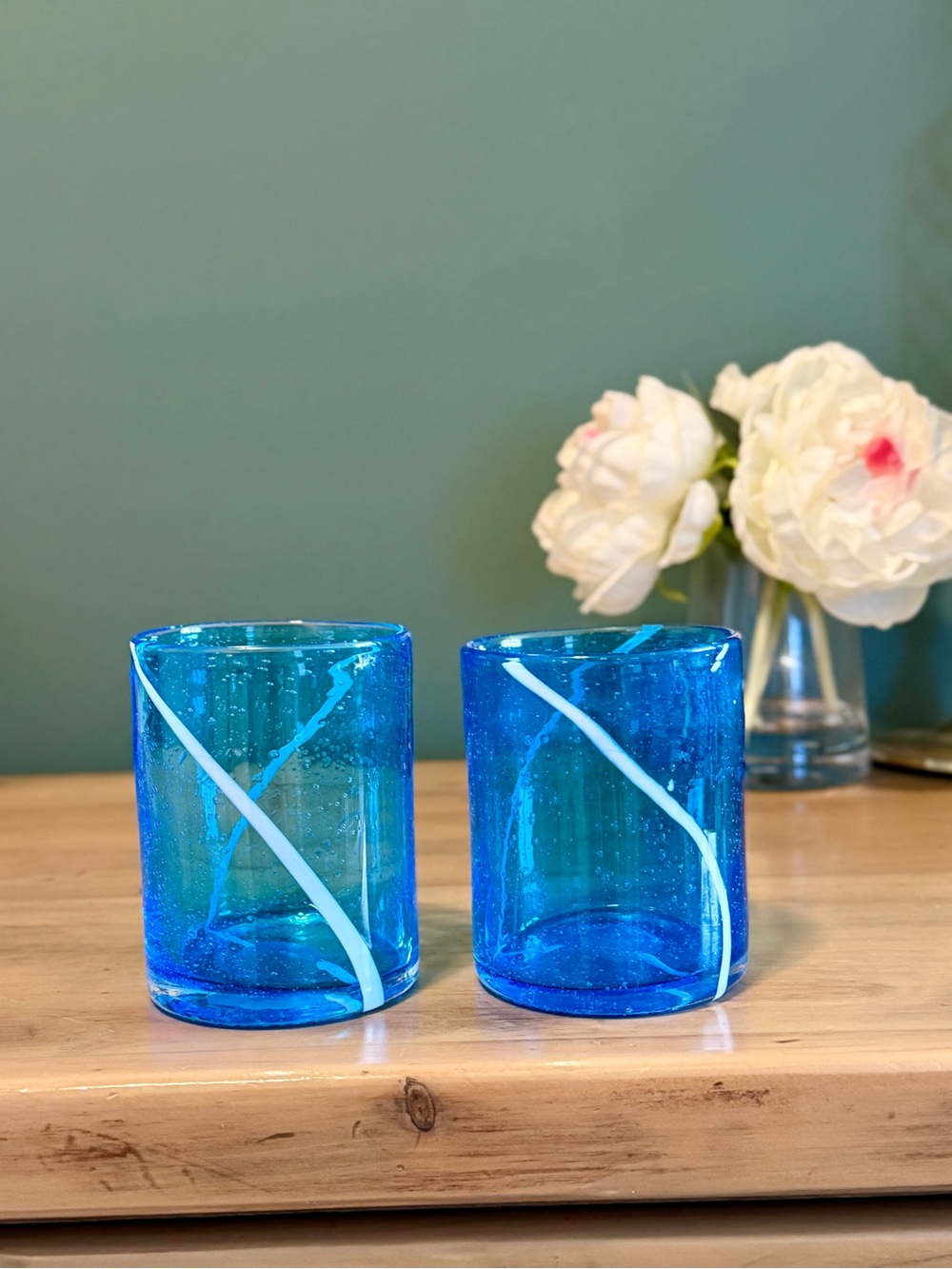 2 Mexican Art Glass Rocks Tumblers Blue White Swirl Rare Barware Set